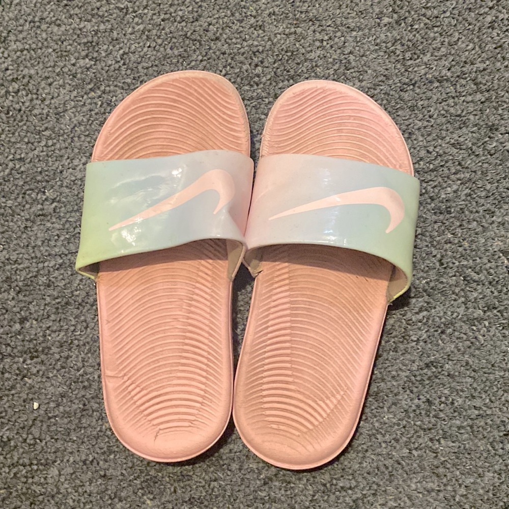 Nike slides